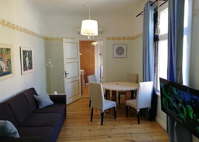 Aia Guest Apartment